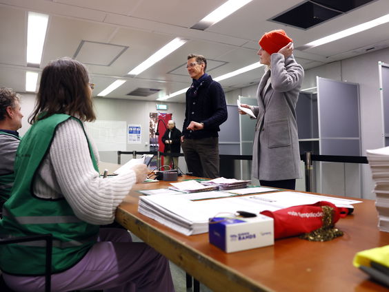 Verslaggever Vincent van Rijn kijkt in Twente hoe de verkiezingsuitslag is gevallen