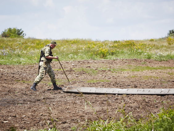 Mijnenruimers doorzoeken Oekraïne naar explosieven
