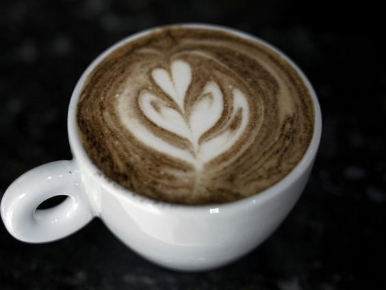 Feit of Fictie: Lokken supermarkten klanten met koffie?