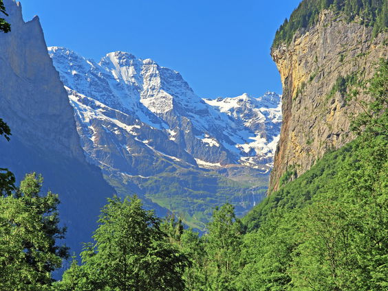 Drie Nederlanders overleden door lawine in Zwitserse Alpen
