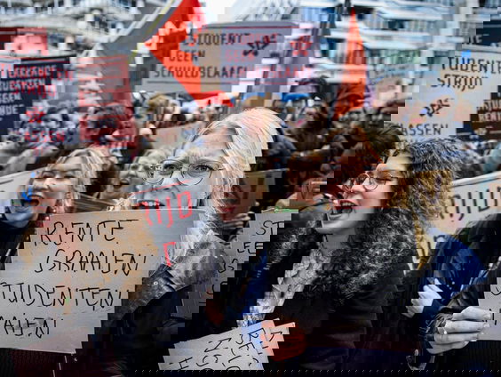 Wat vinden 'pechstudenten' van de lagere studierente?