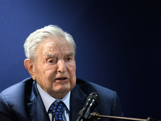 George Soros draagt zijn imperium over: waarom roept zijn naam zoveel weerstand op?