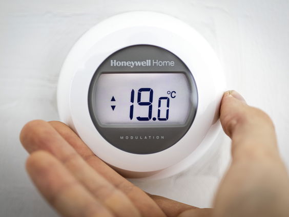 Hoe hou je de energierekening ook in 2024 betaalbaar?