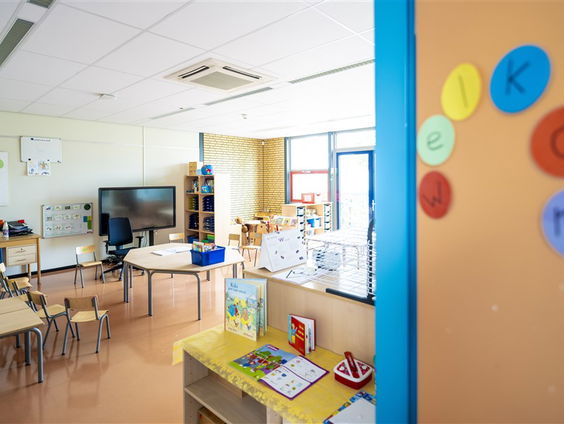 Stand.nl: Het is onbestaanbaar dat zoveel schoolgebouwen er slecht aan toe zijn