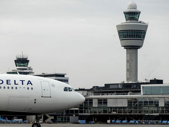 Omwonenden van Schiphol in gesprek met leden Europese Commissie