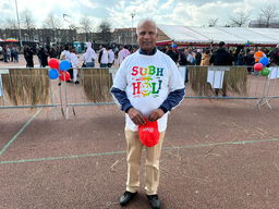 Hindoestanen vieren hun jaarlijkse traditie Holi Phagwa om de lente te vieren