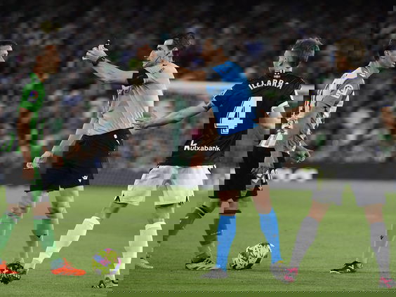 Historisch: Rechter scheldt rode kaart voetballer kwijt