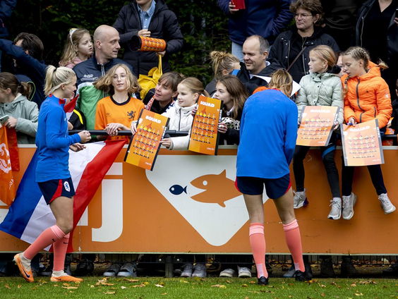 Stand.nl: Een professionele voetbalclub voor alleen vrouwen is een goed idee