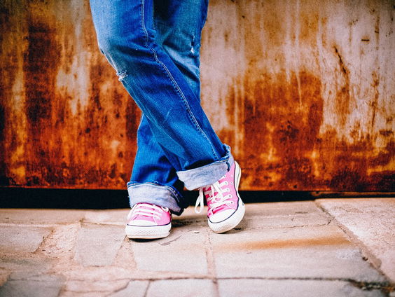 Nieuwe kleurstof maakt spijkerbroeken op milieuvriendelijke manier blauw