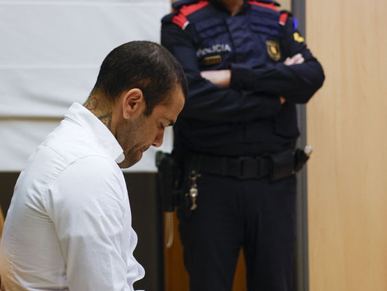 Waarom wordt de verkrachtingszaak rond Dani Alves met belangstelling gevolgd in Spanje?