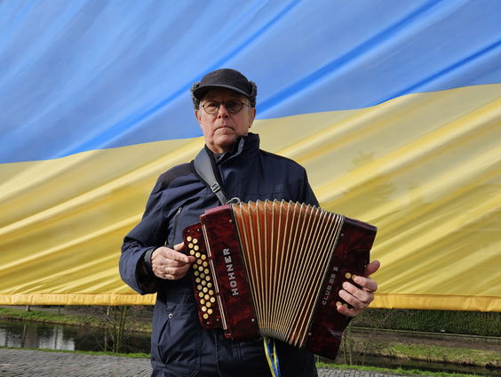 De vlaggenwacht blijft tot de Russen vertrekken