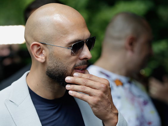 Waarom blijft Andrew Tate populair onder jonge mannen?