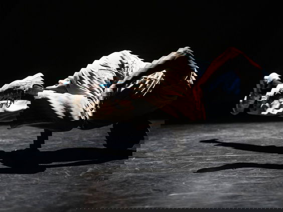 Maikel Walker danst zijn levensverhaal in POWER