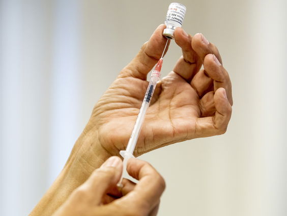 Prikken zonder angst: Kinderarts Piet Leroy zoekt naar een oplossing