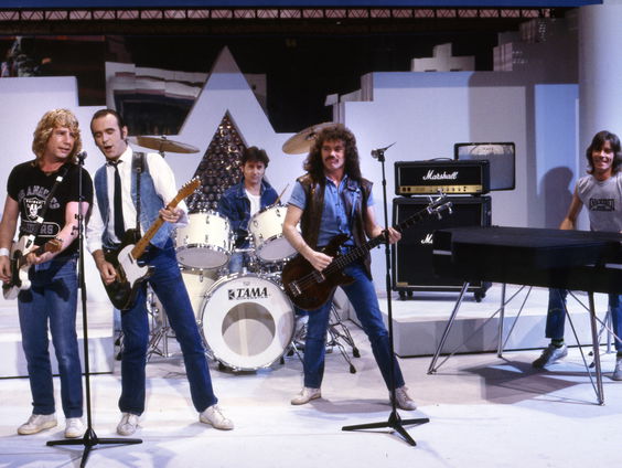 "Simon & Garfunkel met ballen" (Een hommage aan Status Quo)