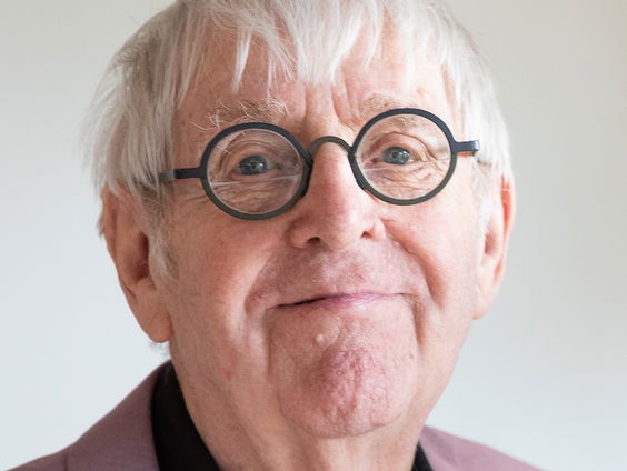 Dolf Verroen: Kinderboekschrijver op 95-jarige leeftijd