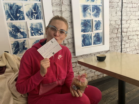 Een geschenk voor Olga in Kiev, van Katya in Nederland