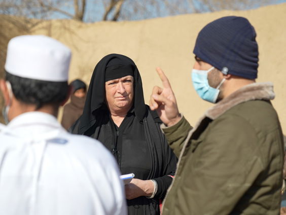 Om de tafel met de Taliban