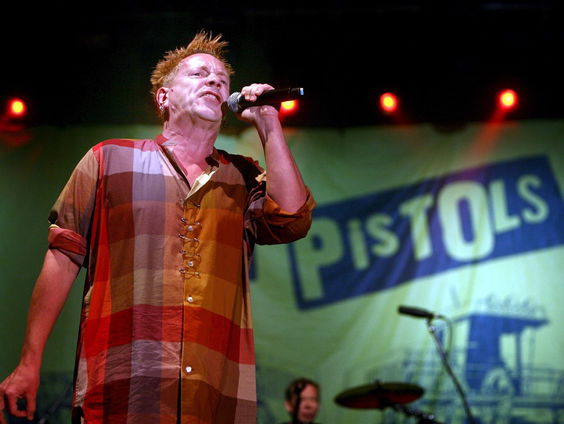 Sex Pistols brengen God Save The Queen opnieuw uit voor jubileum Elizabeth
