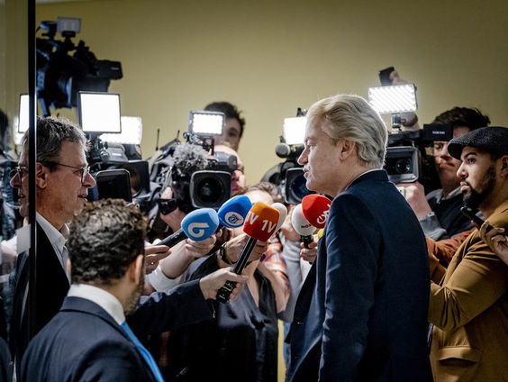 Kees Boonman met een recensie over het formatietheater