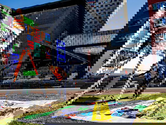 De gemeenteraadsverkiezingen: De Day After met opiniepeiler Gijs Rademaker en politiek commentator Joost ...