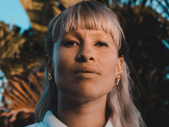 Anne-Fay's Reaspora: een theaterconcert over de bijzondere familiegeschiedenis van Anne-Fay Kops