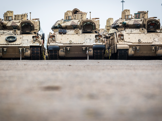 Moet de afspiegeling van de samenleving prioriteit zijn binnen Defensie? 'Positieve discriminatie blijft ...