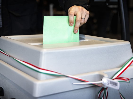 Verkiezingen in Hongarije en Servië