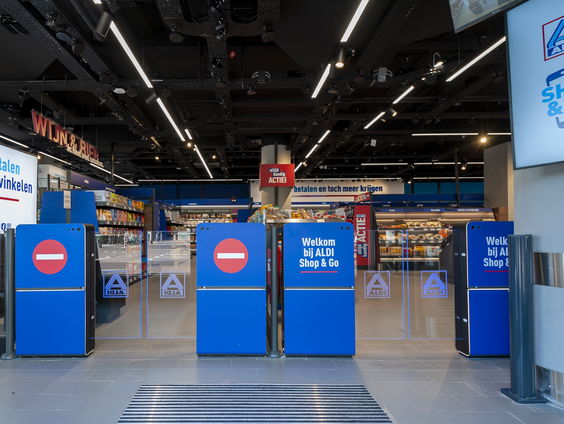 Kassaloze supermarkt opent deuren