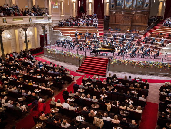 Maestro Jules maakt klassieke muziek begrijpelijk