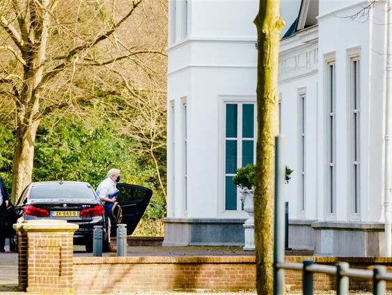 Stand.nl: 'De rol van het OMT moet tegen het licht worden gehouden'