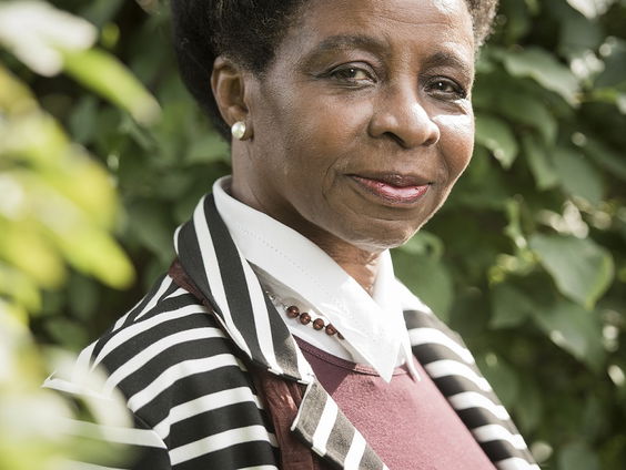 Brusseprijs 2022 gaat naar antropologe en auteur Roline Redmond