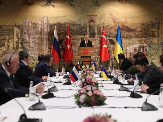 Schieten en praten tegelijkertijd