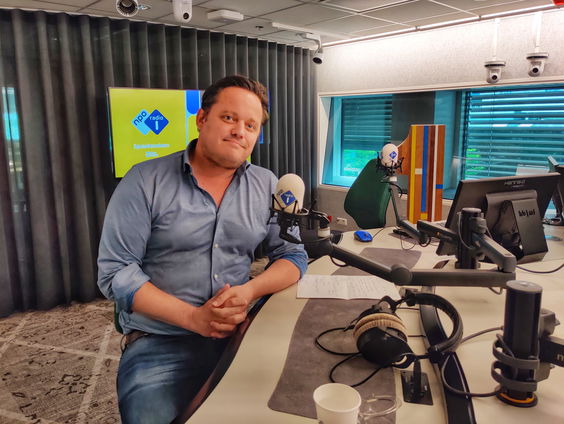 Jelmer Evers en Lucelle Comvalius over de actiedag van de Algemene Onderwijsbond