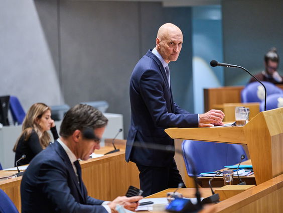Eerste coronadebat met minister Ernst Kuipers