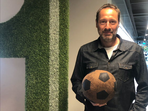 De Perstribune met John van 't Schip