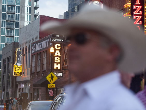 Anton Corbijn brengt Instanton uit: een fotoboek gemaakt met zijn mobiele telefoon
