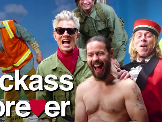 Waarom is Jackass weer zo populair?