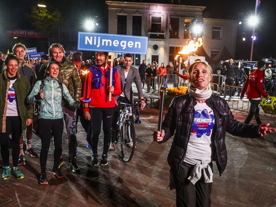 Estafette met bevrijdingsvuur in Wageningen