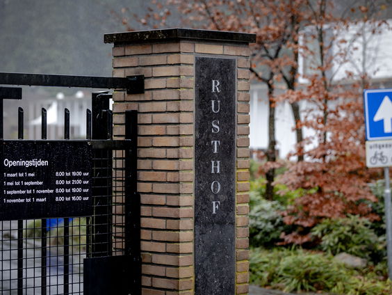 Seance op Amersfoortse begraafplaats: nabestaanden zijn geschokt