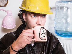 Kunststof - Koos Buster, keramiekkunstenaar