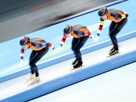 Feit of Fictie: sneller door helmen op de ploegenachtervolging?