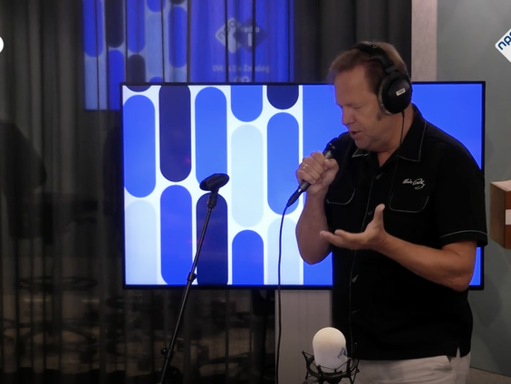 Fred Omvlee over Elvis