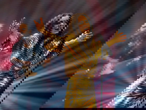 Karsu helpt half jaar later met eigen foundation de aardbevingsslachtoffers in Turkije en Syrië