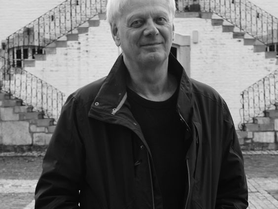 Kunststof - Hans Hoenjet, cultureel journalist