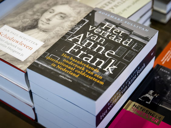 Onderzoeksteam 'Het verraad van Anne Frank' reageert op kritiek