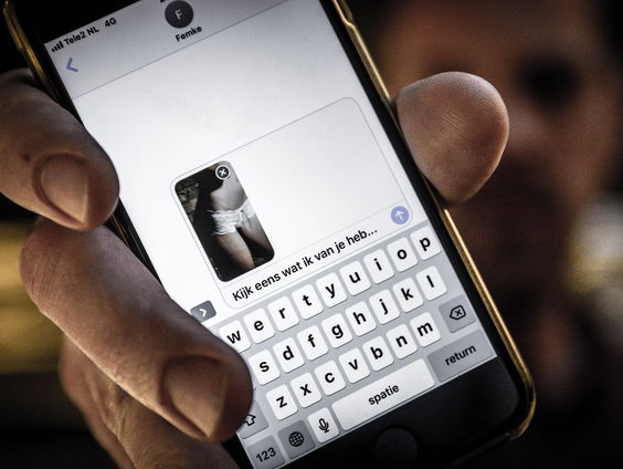 Hulporganisaties zien hulpaanvragen van jongeren die te maken hebben gehad met rondsturen naaktfoto's stijgen