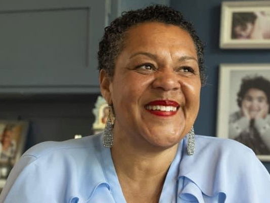 Stella leefde jaren in armoede en wil dat het taboe rond geldproblemen wordt doorbroken