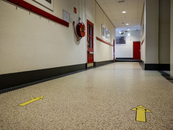 Rector over harde lockdown