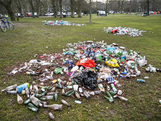 Kunstenaarscollectief Tilburg Cowboys zorgt voor opgeruimd park